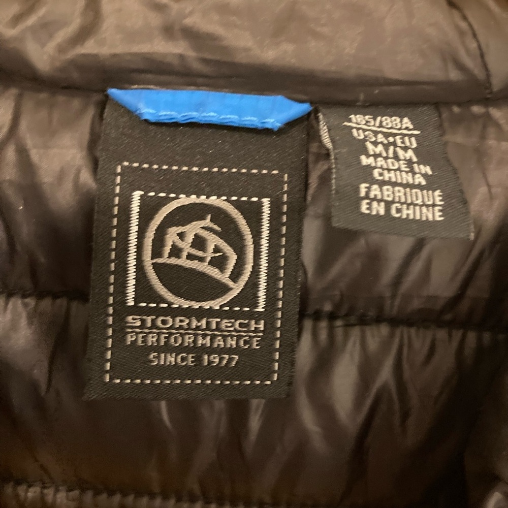 Stormtech performance vest Men’s Medium Color Blue